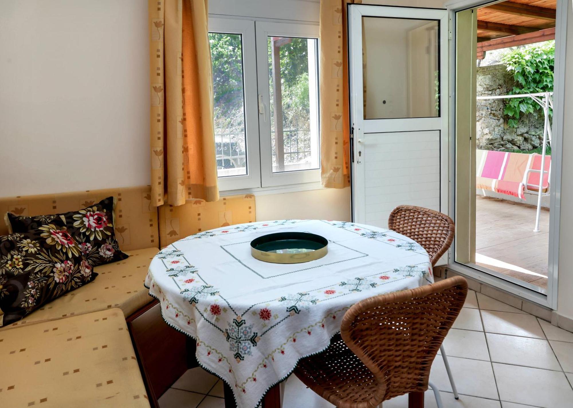 Olympus Beach Aigani Family House ภายนอก รูปภาพ